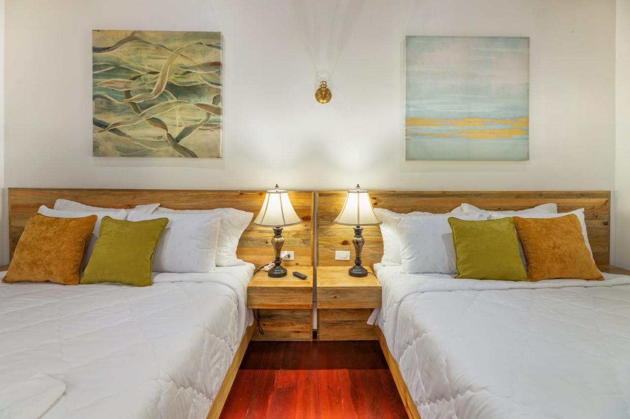 Roatan Yacht Club&Dive Center Hotel French Harbour Buitenkant foto