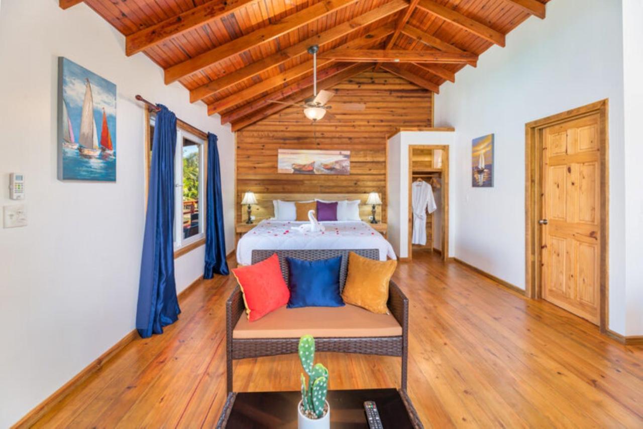Roatan Yacht Club&Dive Center Hotel French Harbour Buitenkant foto