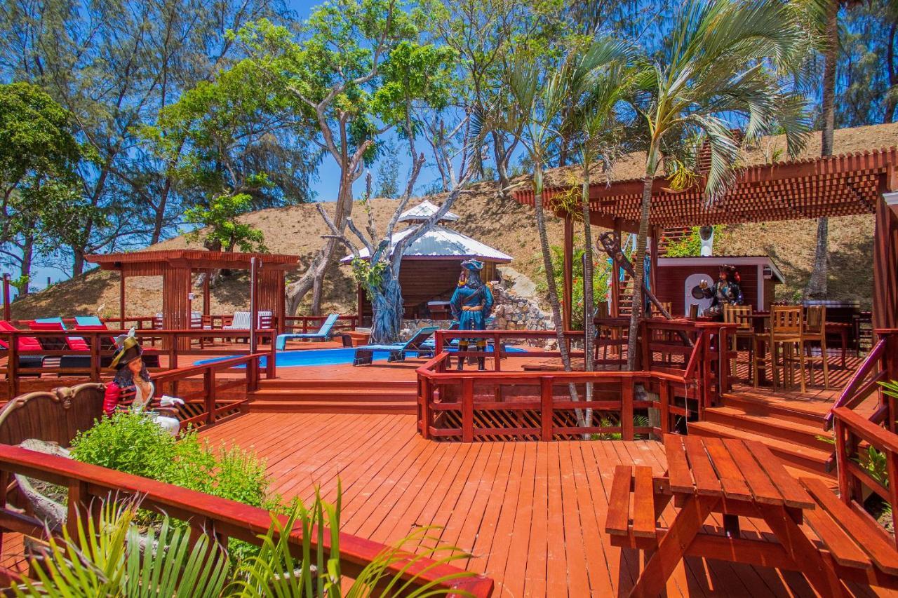 Roatan Yacht Club&Dive Center Hotel French Harbour Buitenkant foto