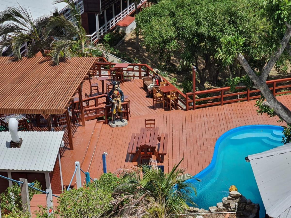 Roatan Yacht Club&Dive Center Hotel French Harbour Buitenkant foto