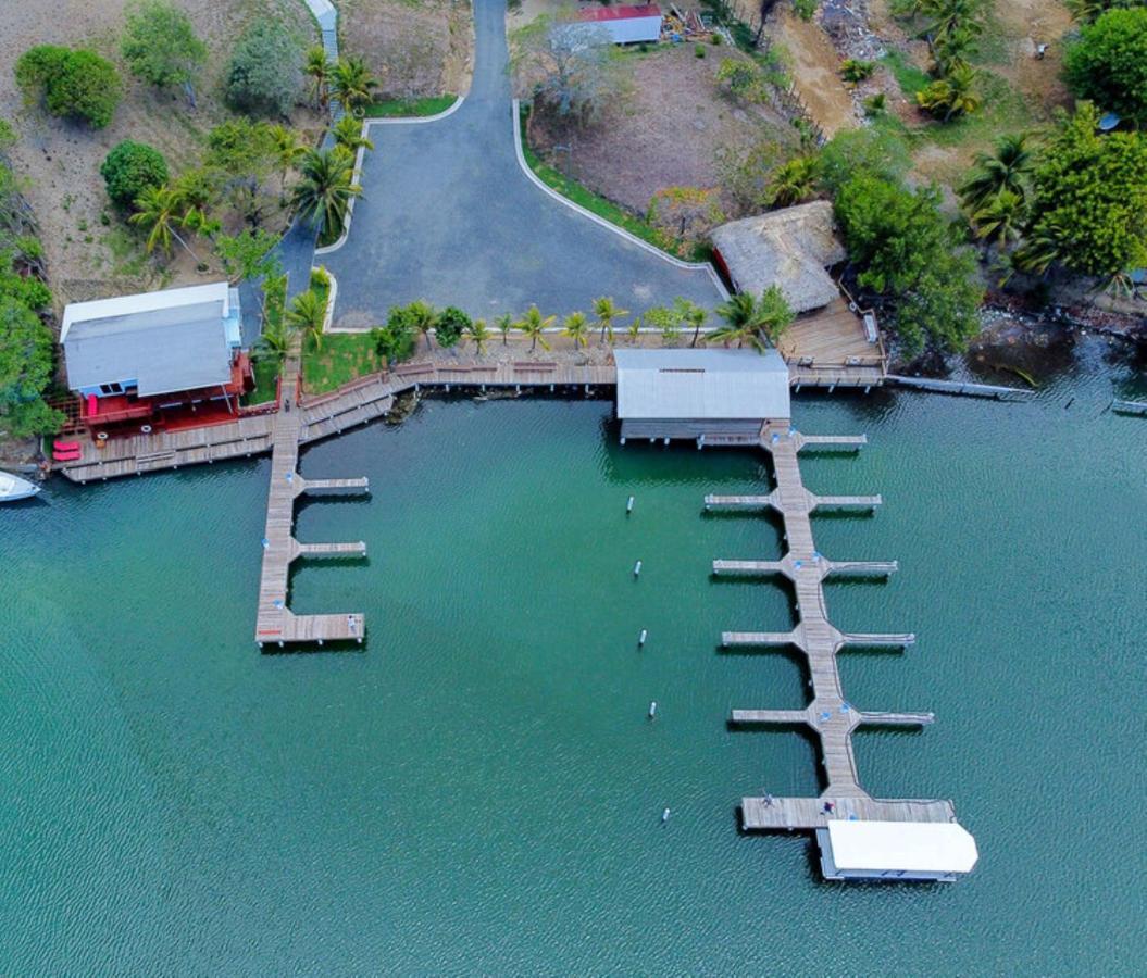 Roatan Yacht Club&Dive Center Hotel French Harbour Buitenkant foto