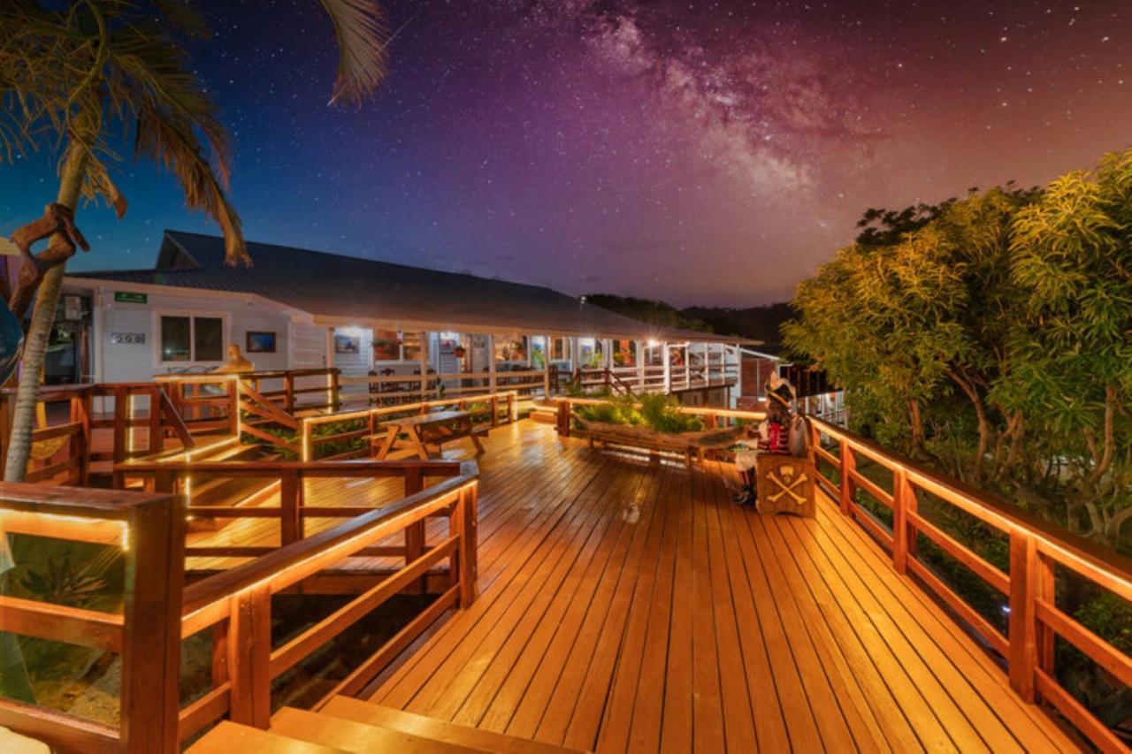 Roatan Yacht Club&Dive Center Hotel French Harbour Buitenkant foto