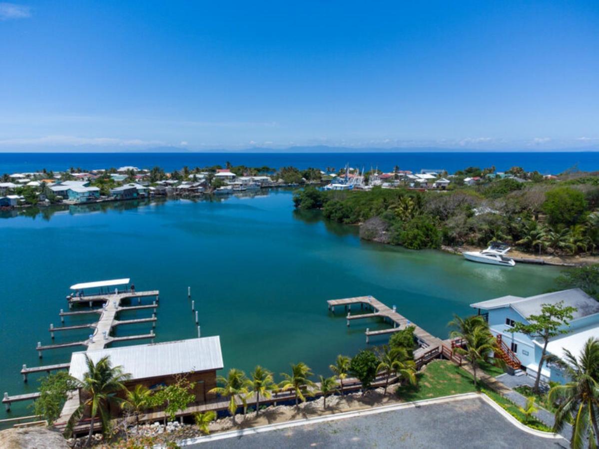 Roatan Yacht Club&Dive Center Hotel French Harbour Buitenkant foto