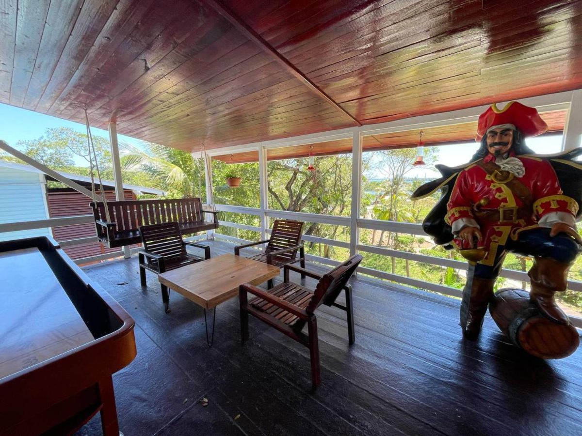 Roatan Yacht Club&Dive Center Hotel French Harbour Buitenkant foto