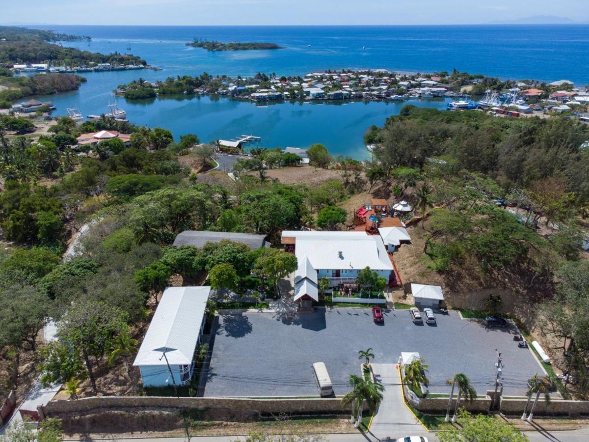 Roatan Yacht Club&Dive Center Hotel French Harbour Buitenkant foto