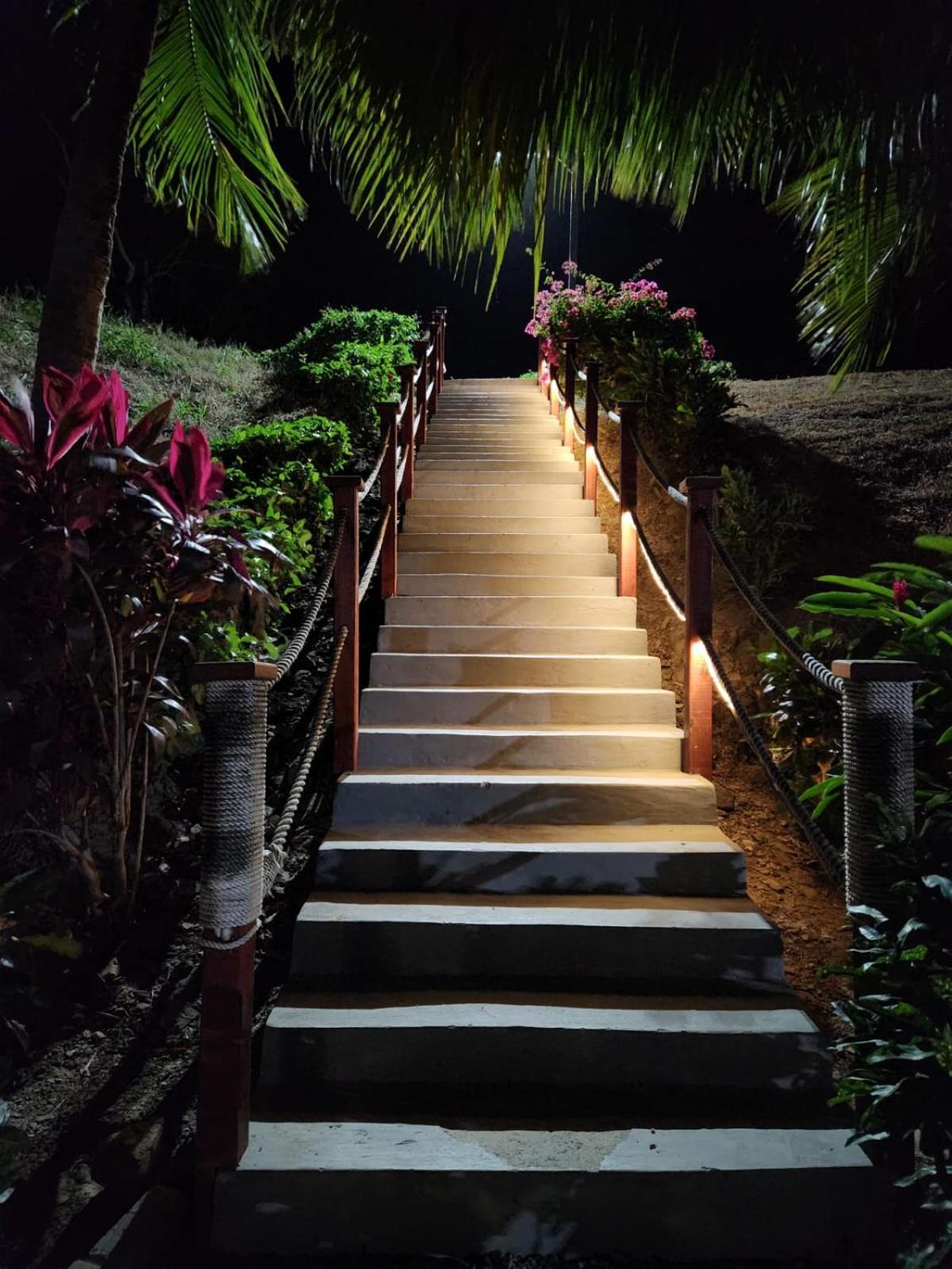 Roatan Yacht Club&Dive Center Hotel French Harbour Buitenkant foto